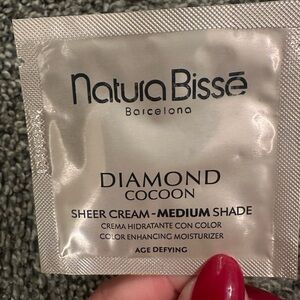 Natura Bisse Diamond Cocoon Sheer Cream Medium Shade